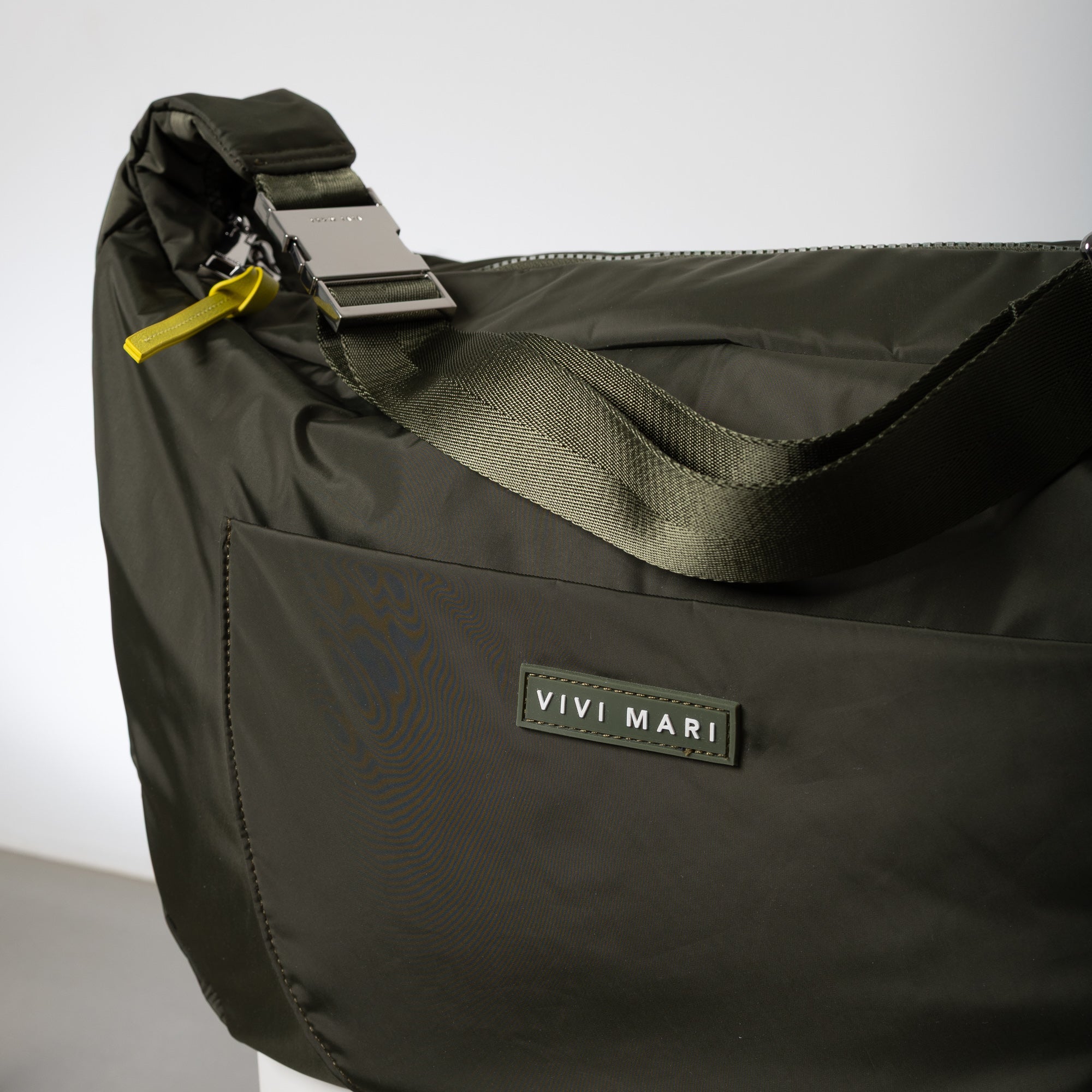 Padded Hip Bag oversized - olive - VIVI MARI