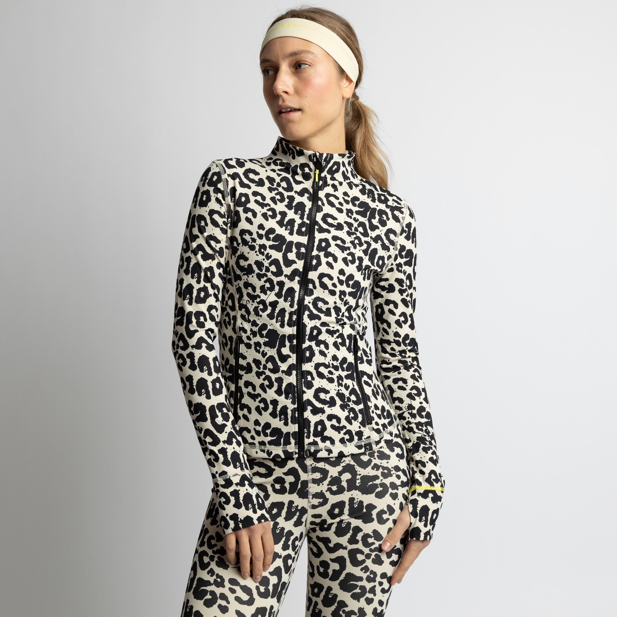 Activewear Jacket leo splashes black/sand - VIVI MARI