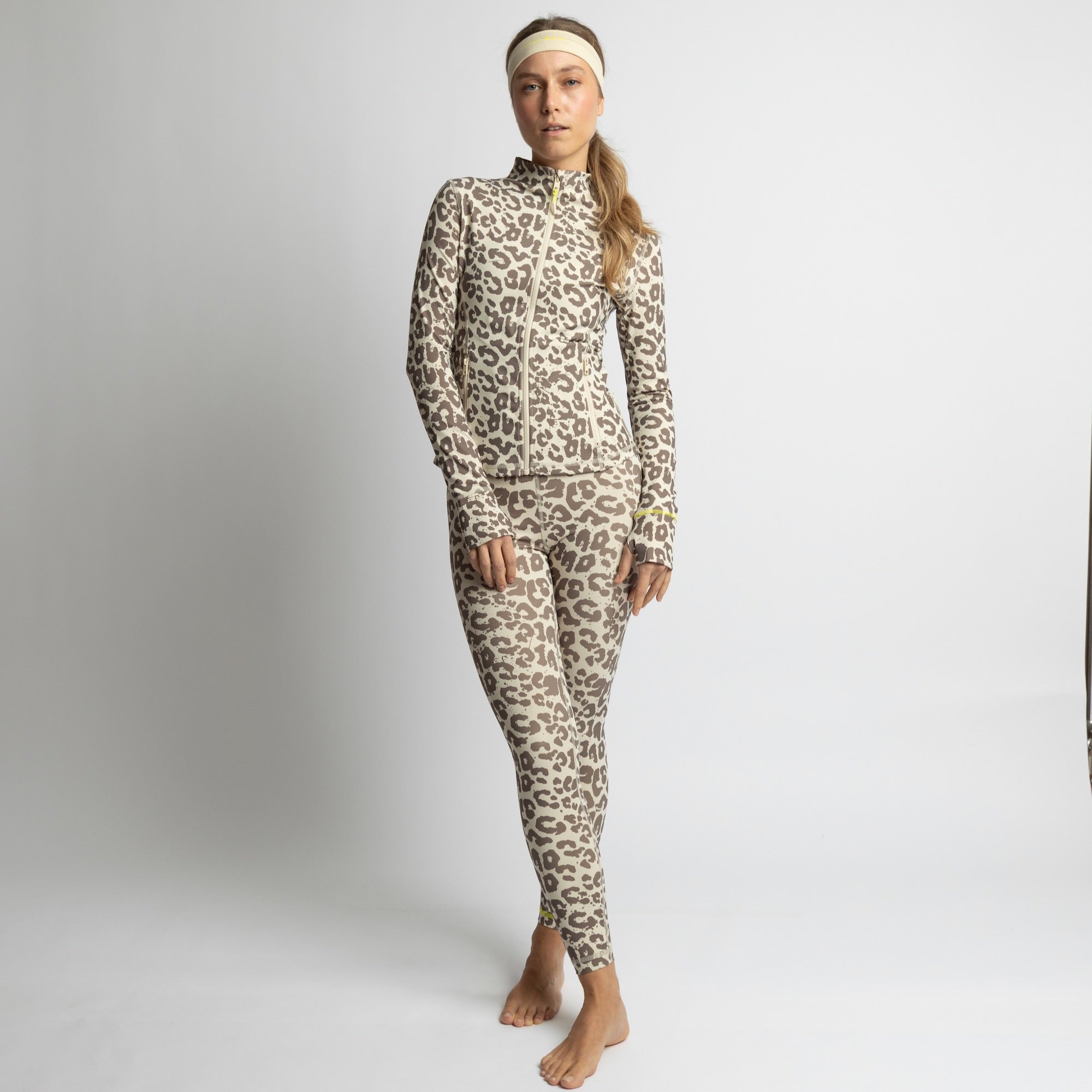 Activewear Jacket leo splashes mushroom/sand - VIVI MARI
