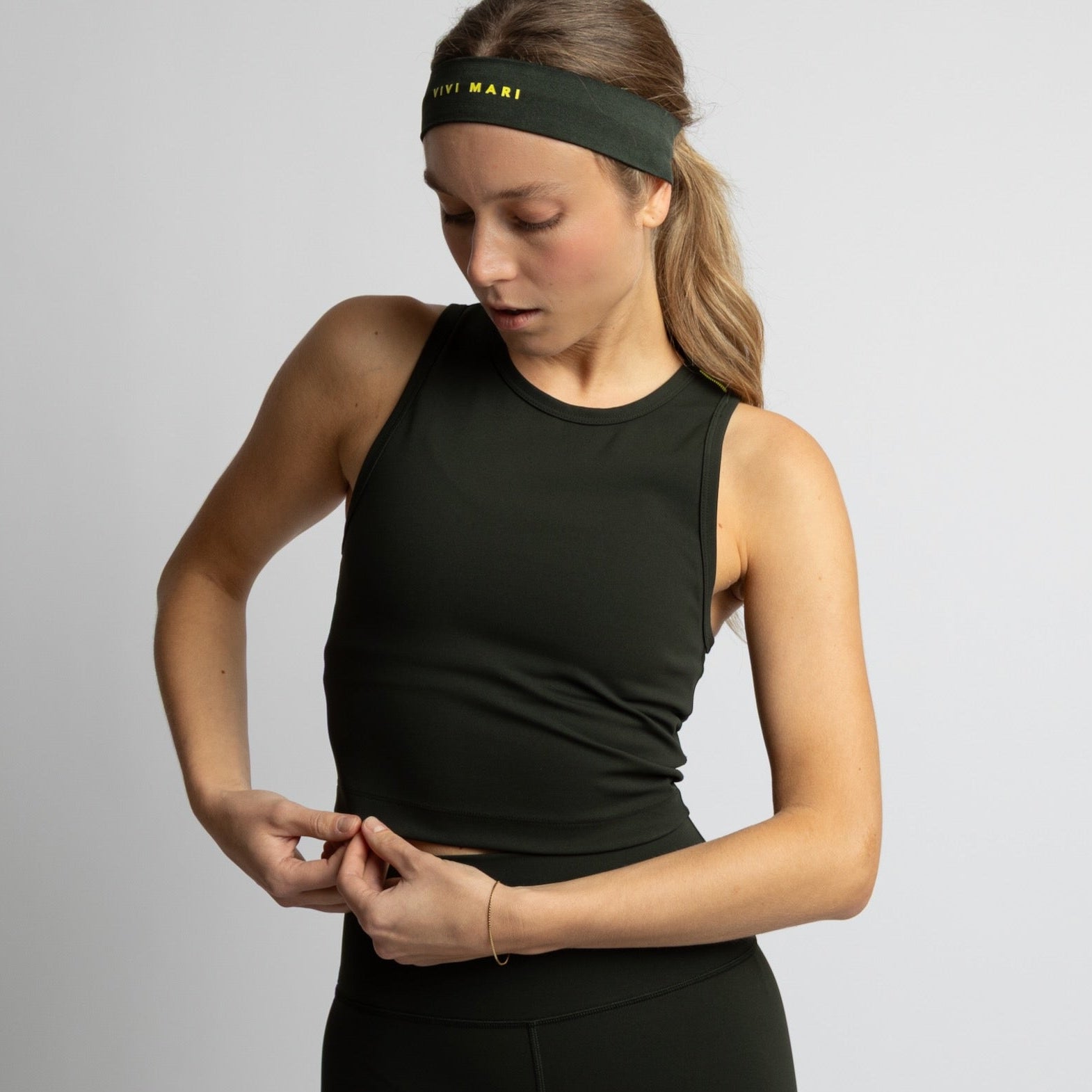 Activewear Top cropped deep olive - VIVI MARI