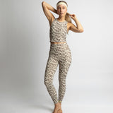Activewear Top cropped leo splashes mushroom/sand - VIVI MARI