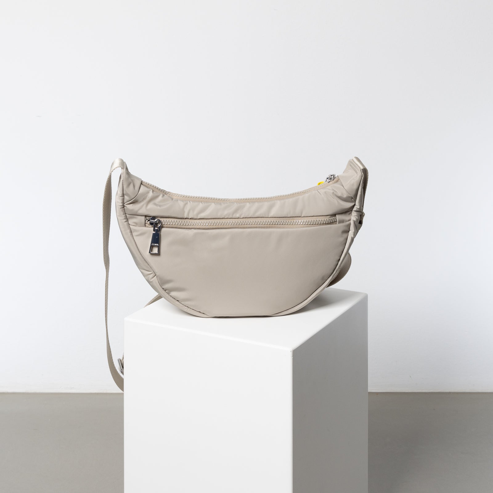 Padded Hip Bag medium - stone - VIVI MARI