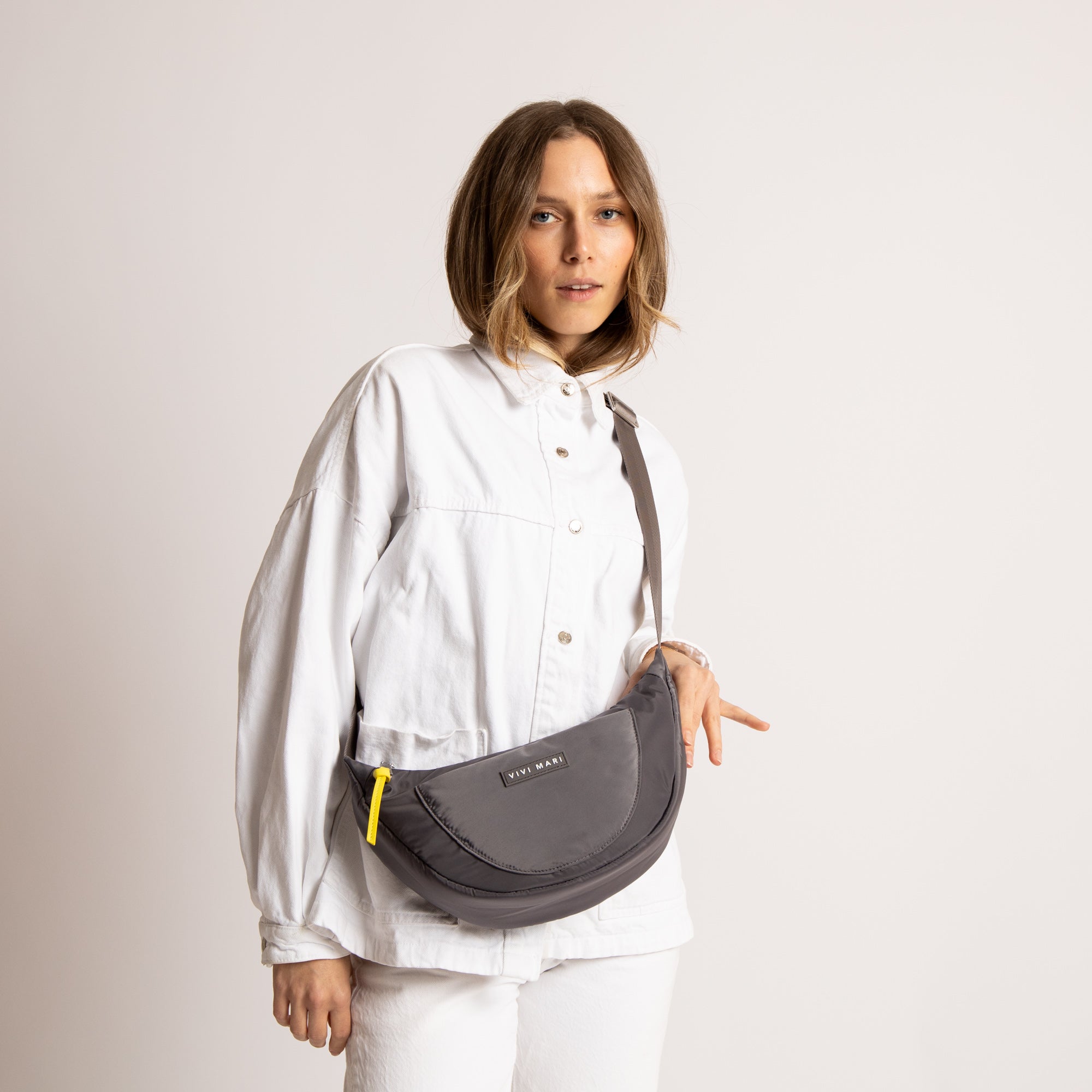 Padded Hip Bag medium - taupe - VIVI MARI