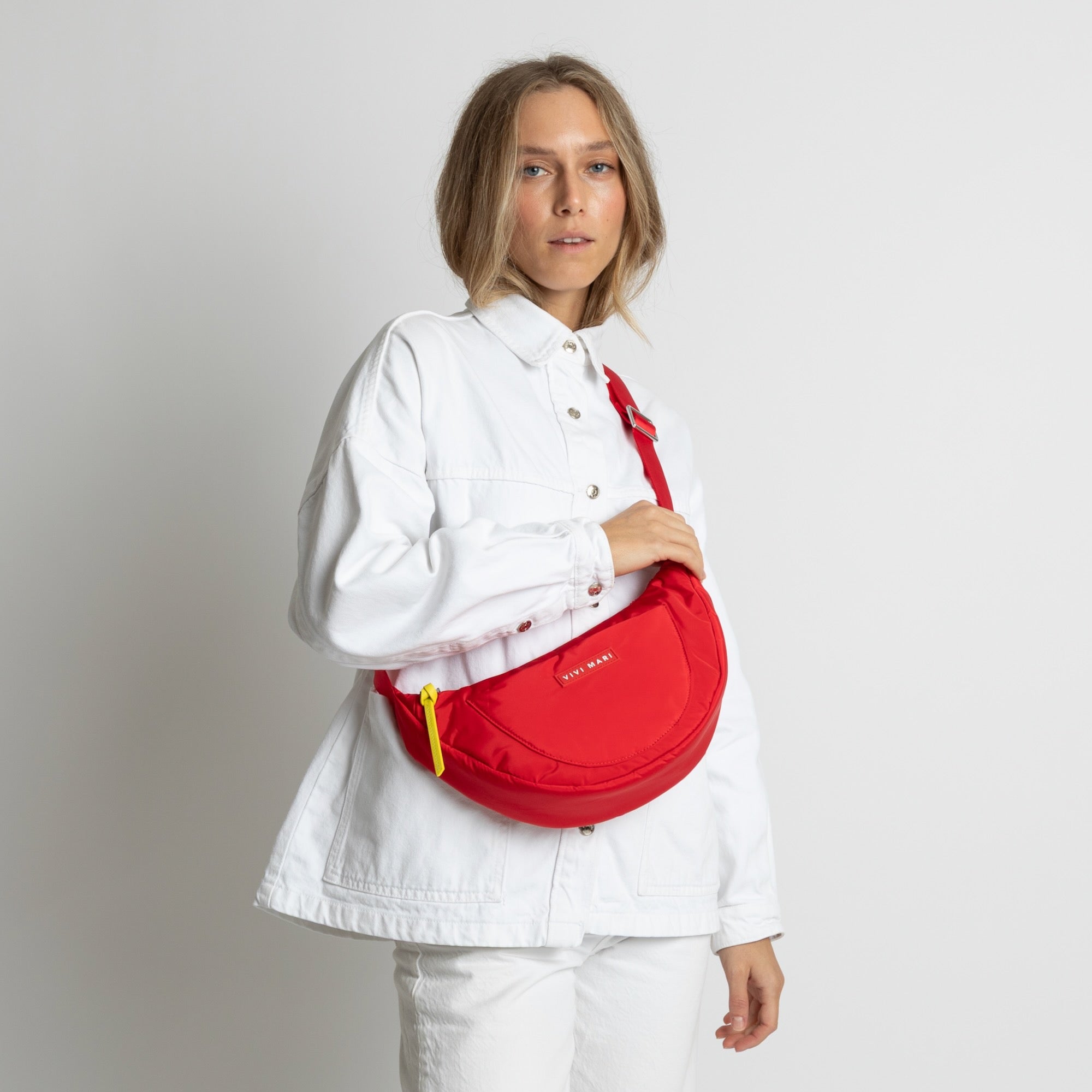 Padded Hip Bag medium - true red - VIVI MARI