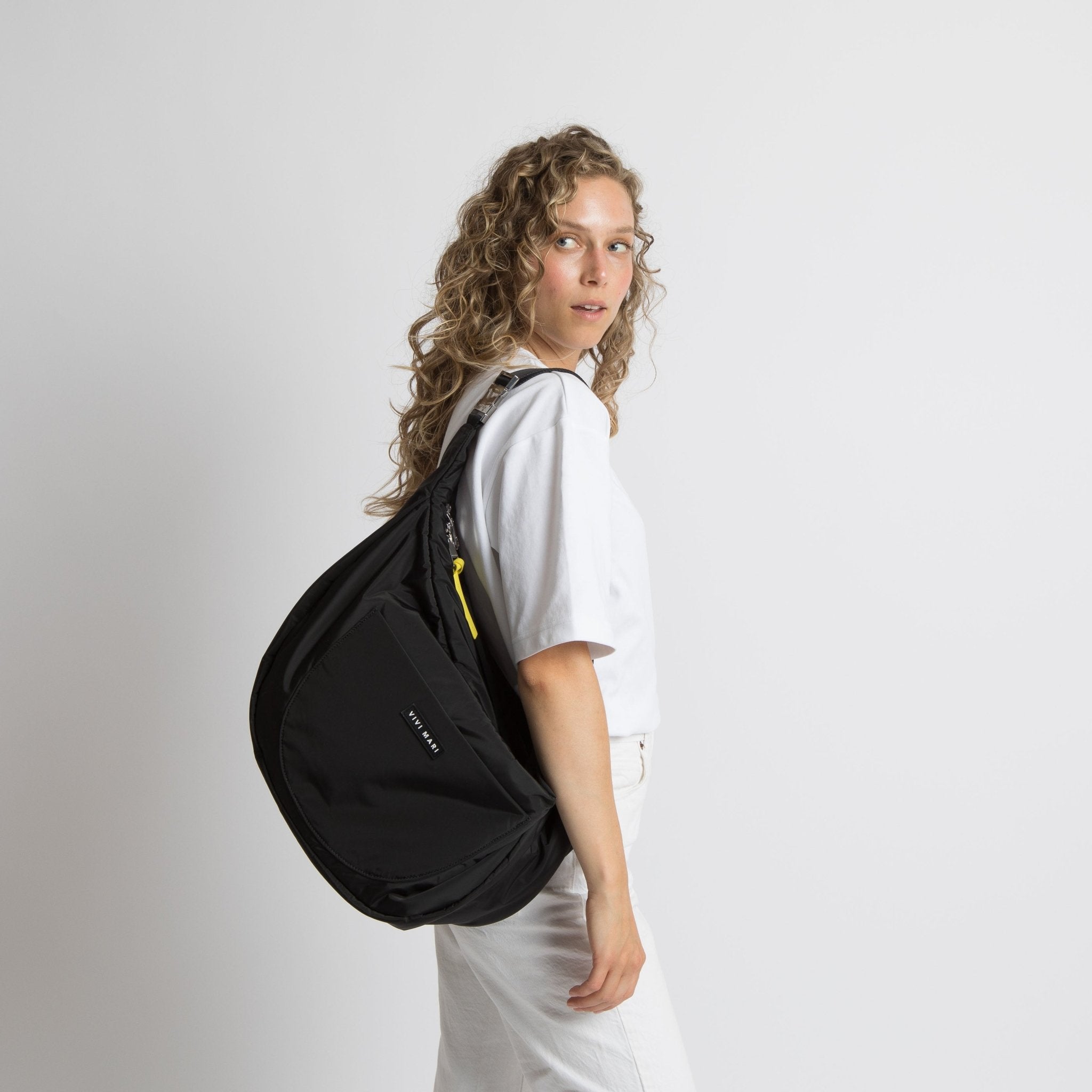 Padded Hip Bag oversized - black - VIVI MARI