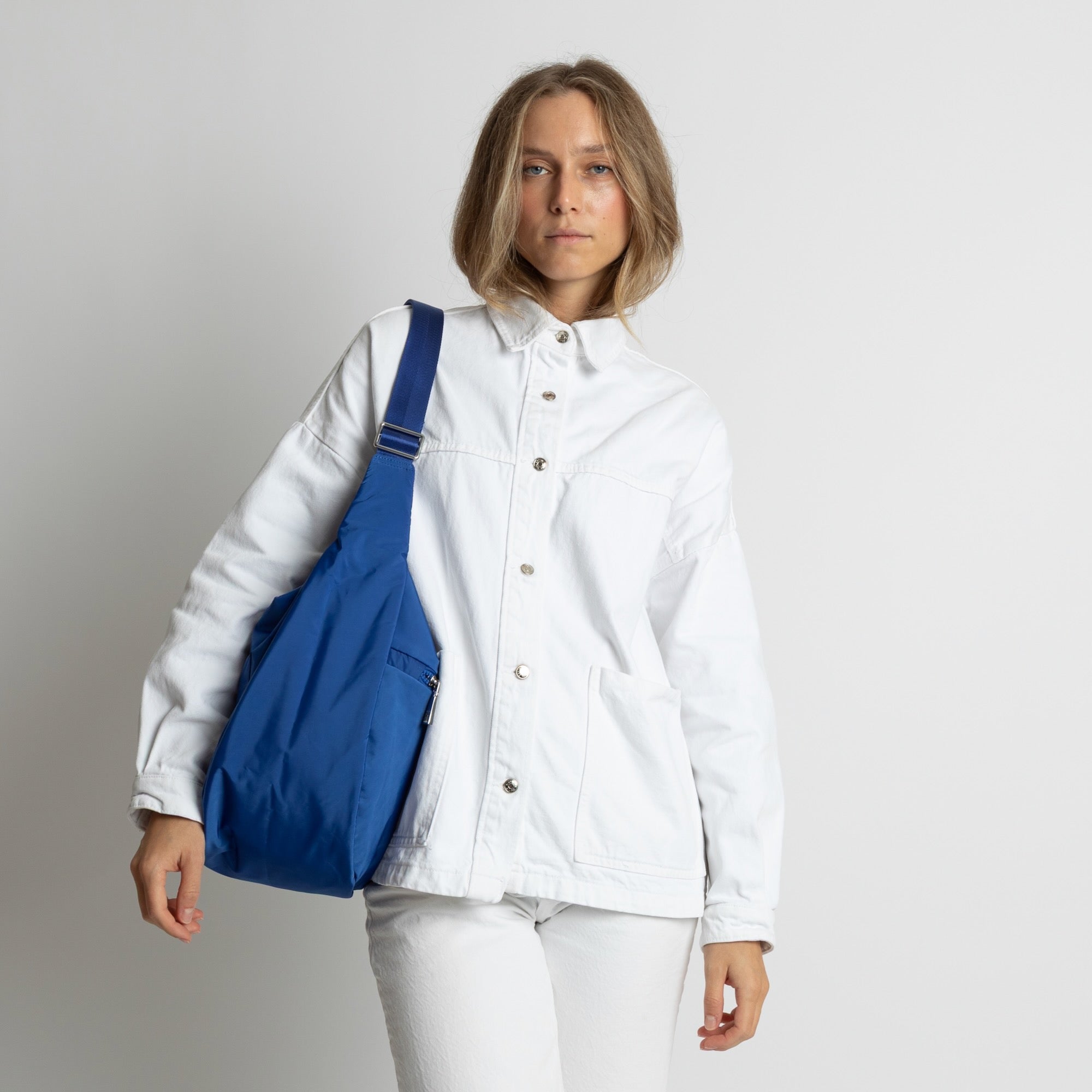 Padded Hip Bag oversized - blue - VIVI MARI