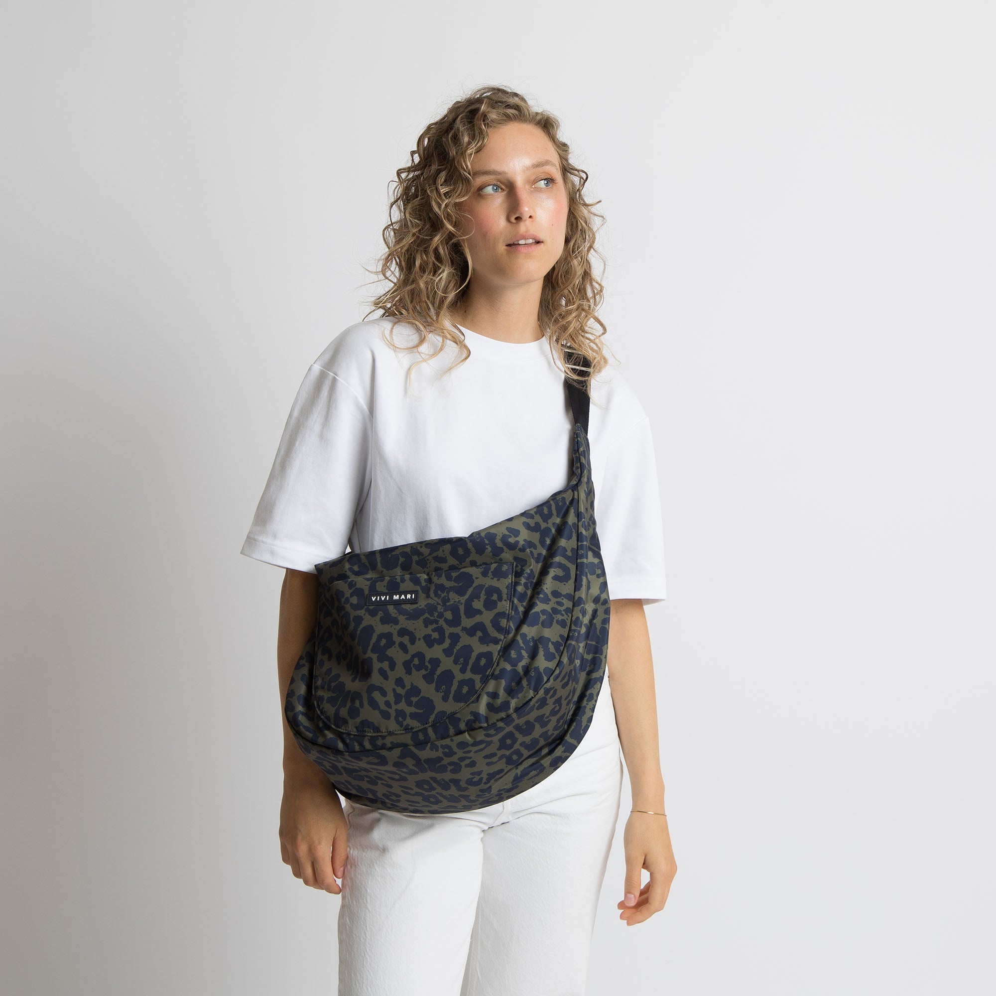 Padded Hip Bag oversized - leo splashes navy/olive - VIVI MARI