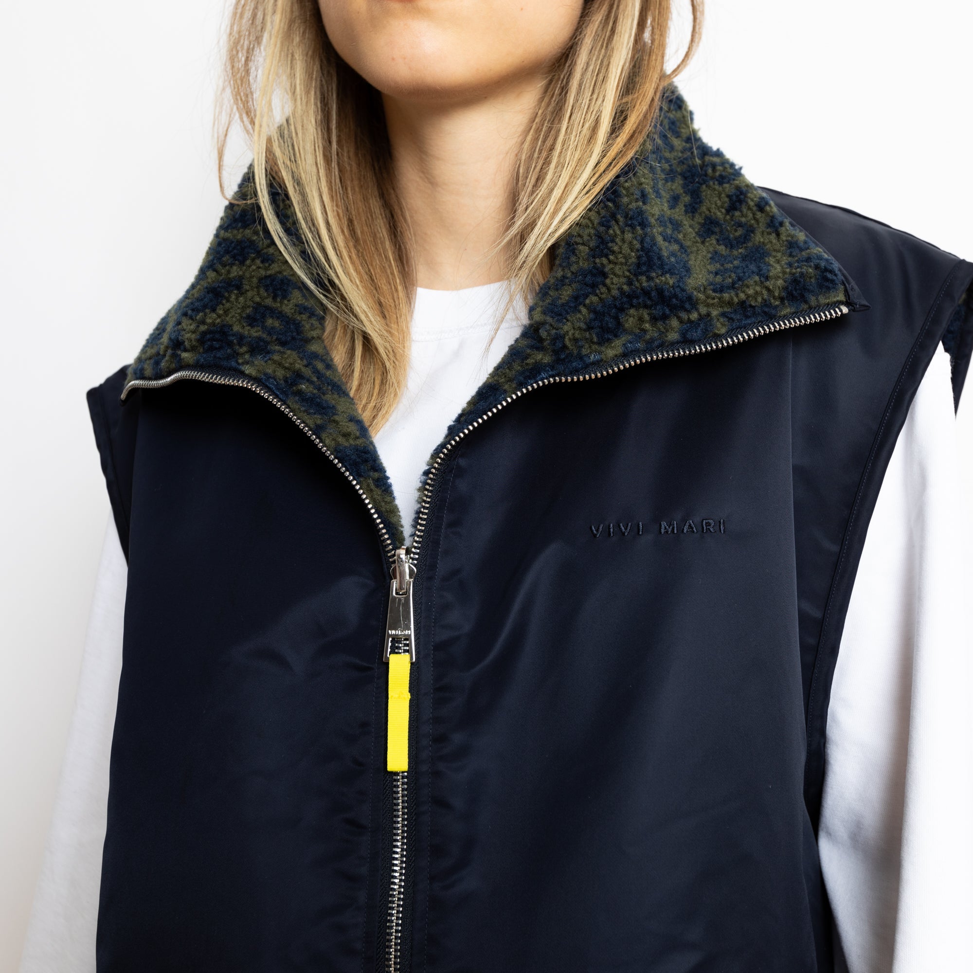 Reversible Bomber Vest - navy/leo navy - olive - VIVI MARI