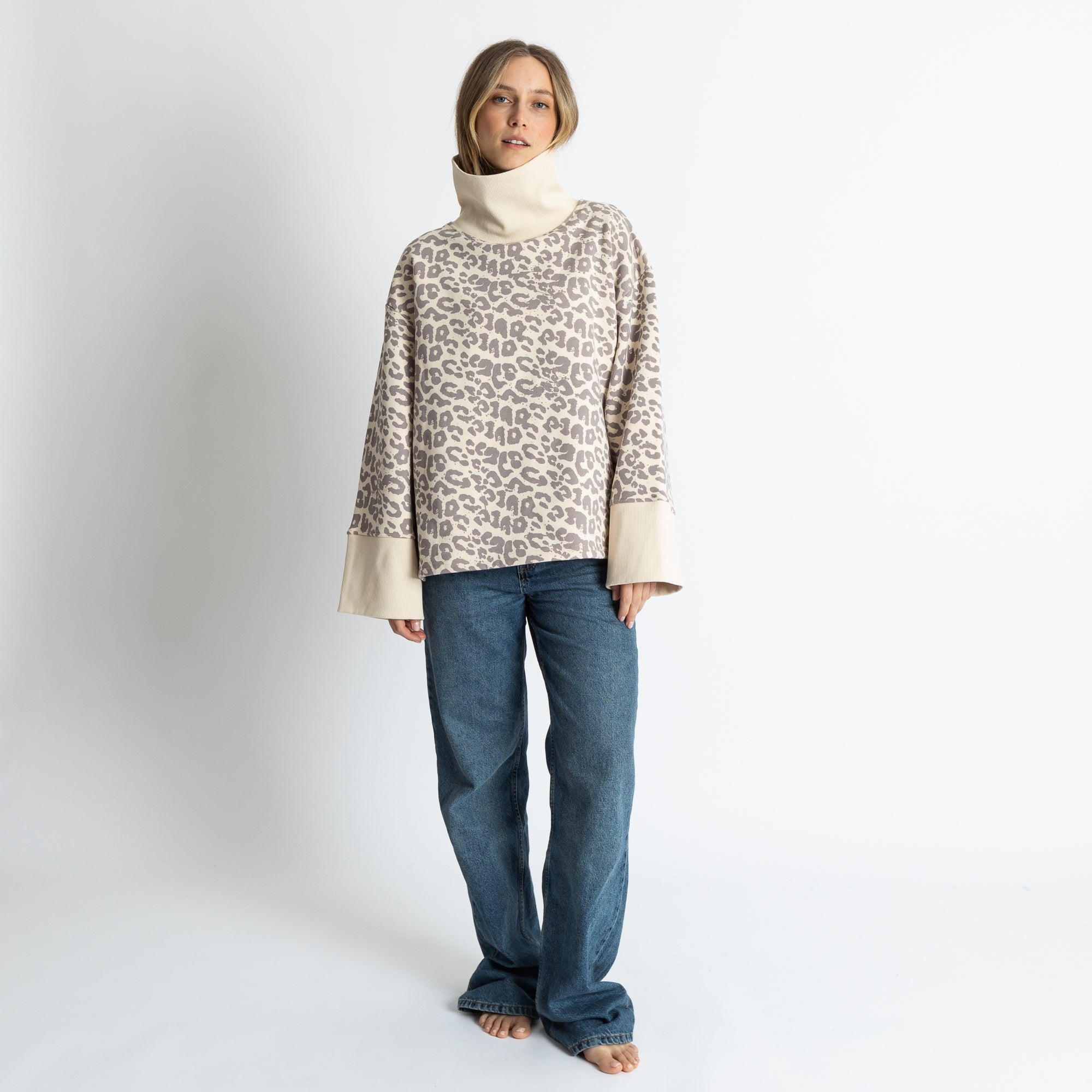 Sweatshirt turtle neck - leo splashes grey/sand - VIVI MARI