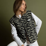 Teddy Fleece Vest - leo splashes black/sand - VIVI MARI