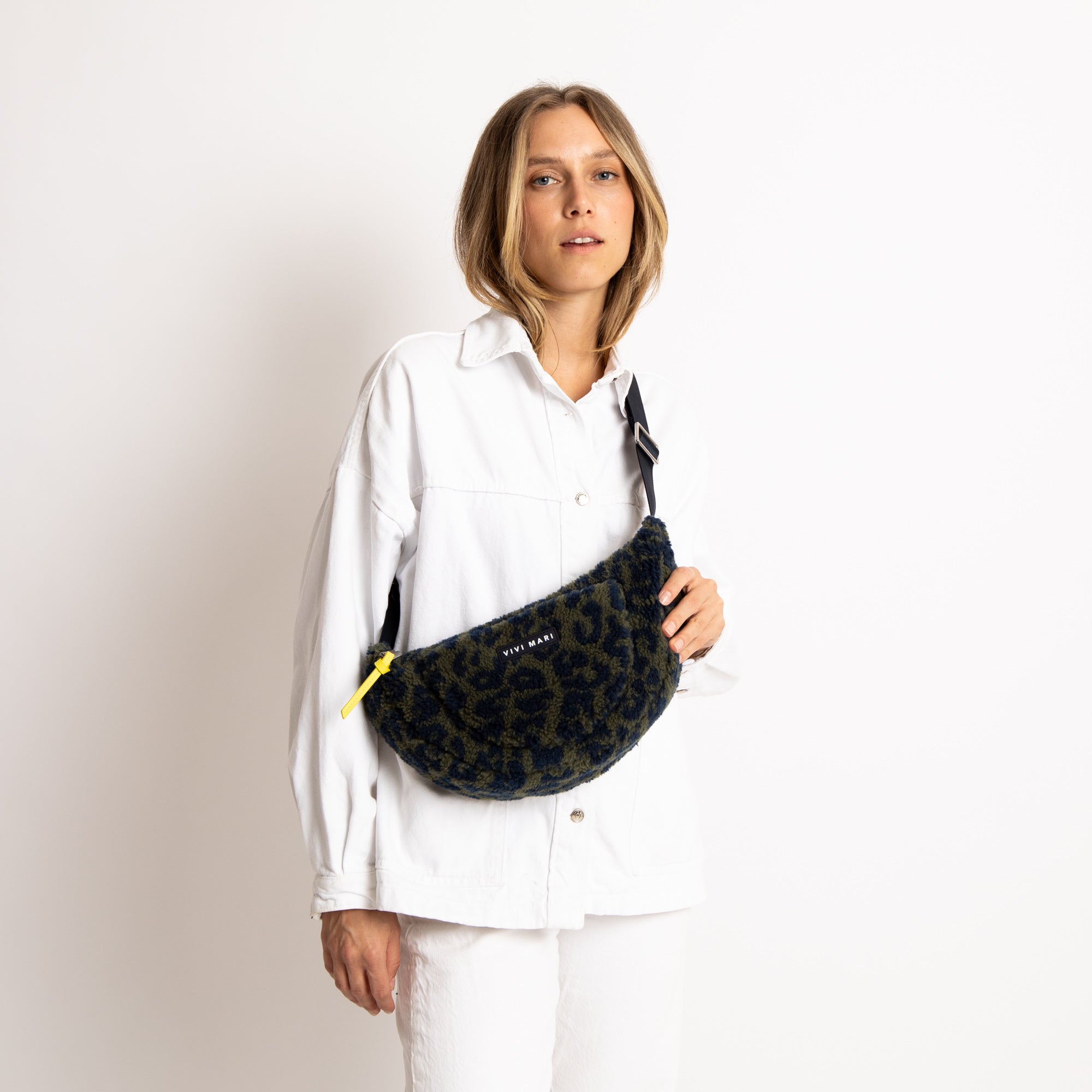 Teddy Hip Bag medium - leo splashes navy/olive - VIVI MARI