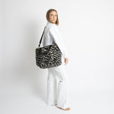 Teddy Tote Bag medium + strap basic woven slim - leo splashes black/sand - VIVI MARI