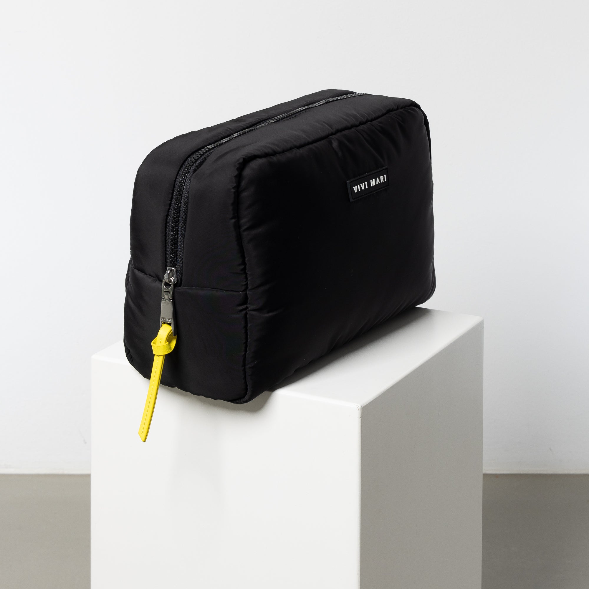 Toiletry Bag large - black - VIVI MARI