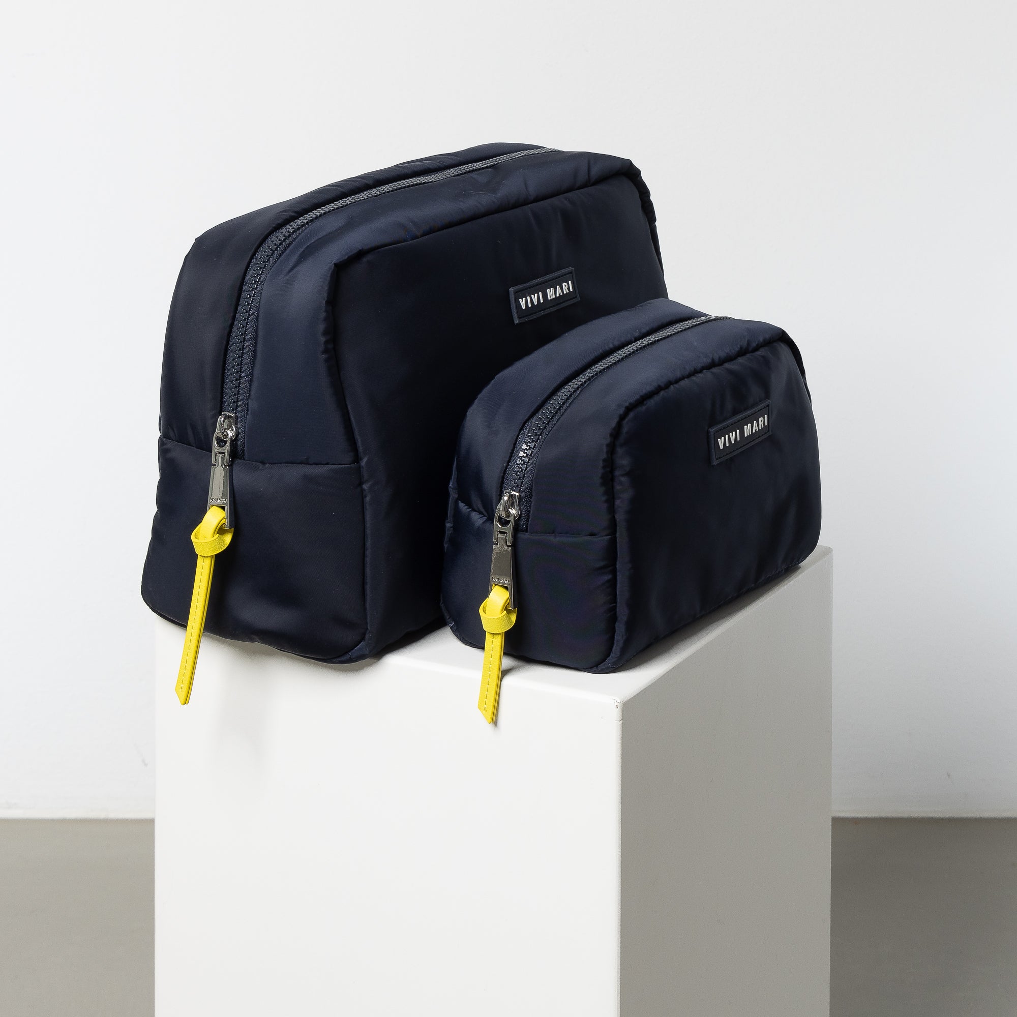 Toiletry Bag small - navy - VIVI MARI