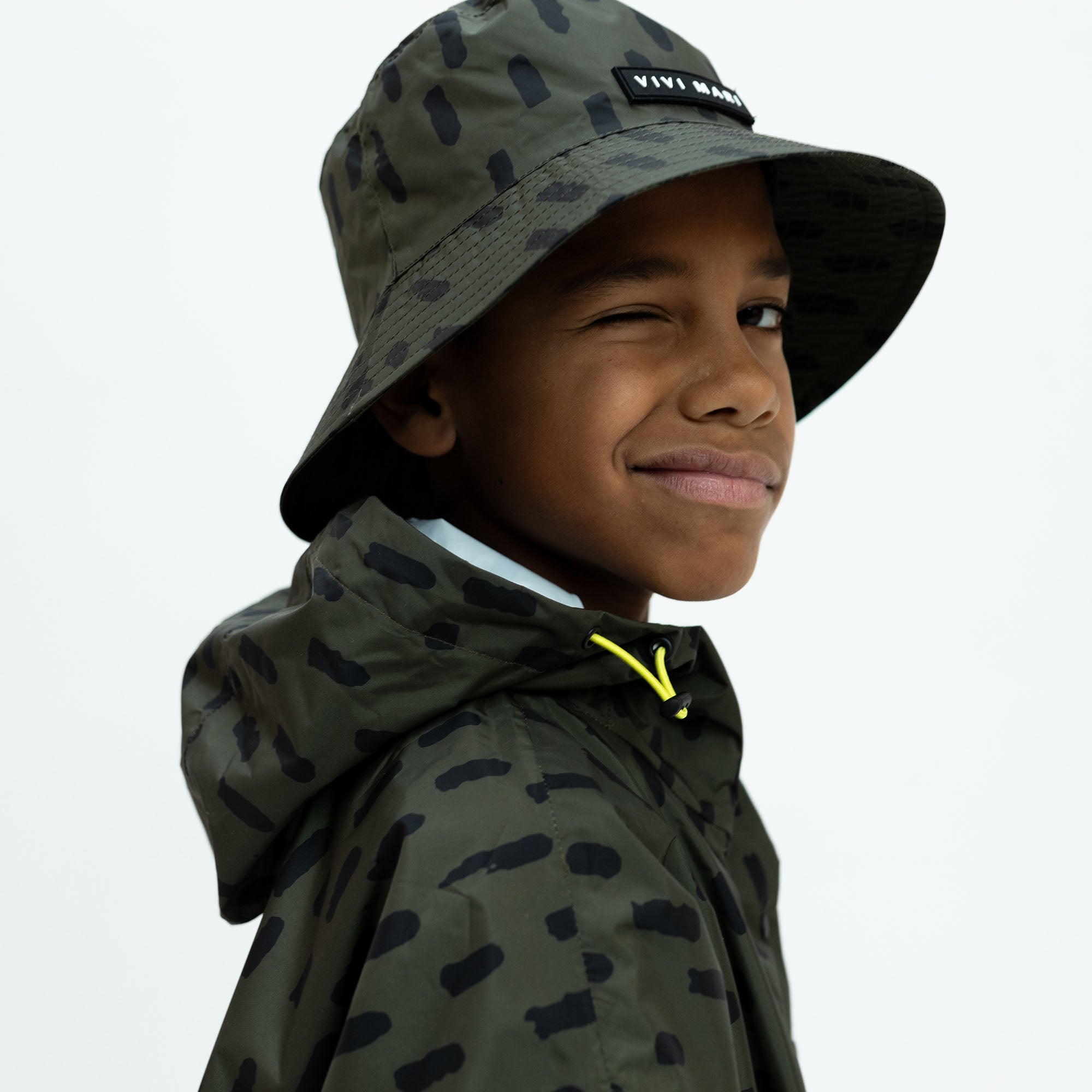 Kids Bucket Hat drops olive/black - VIVI MARI