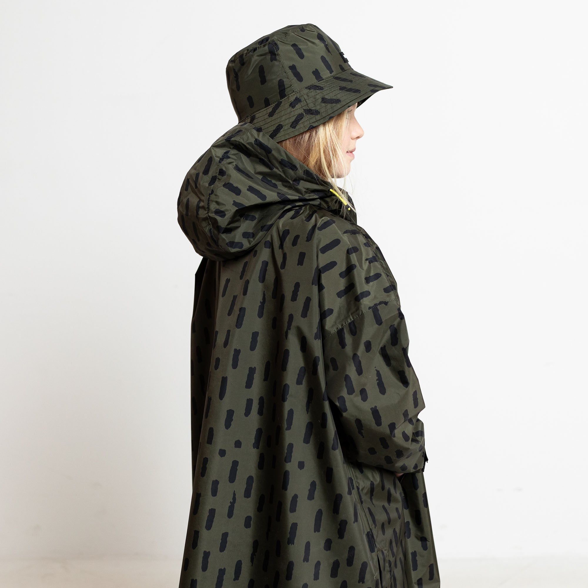 Kids Bucket Hat drops olive/black - VIVI MARI