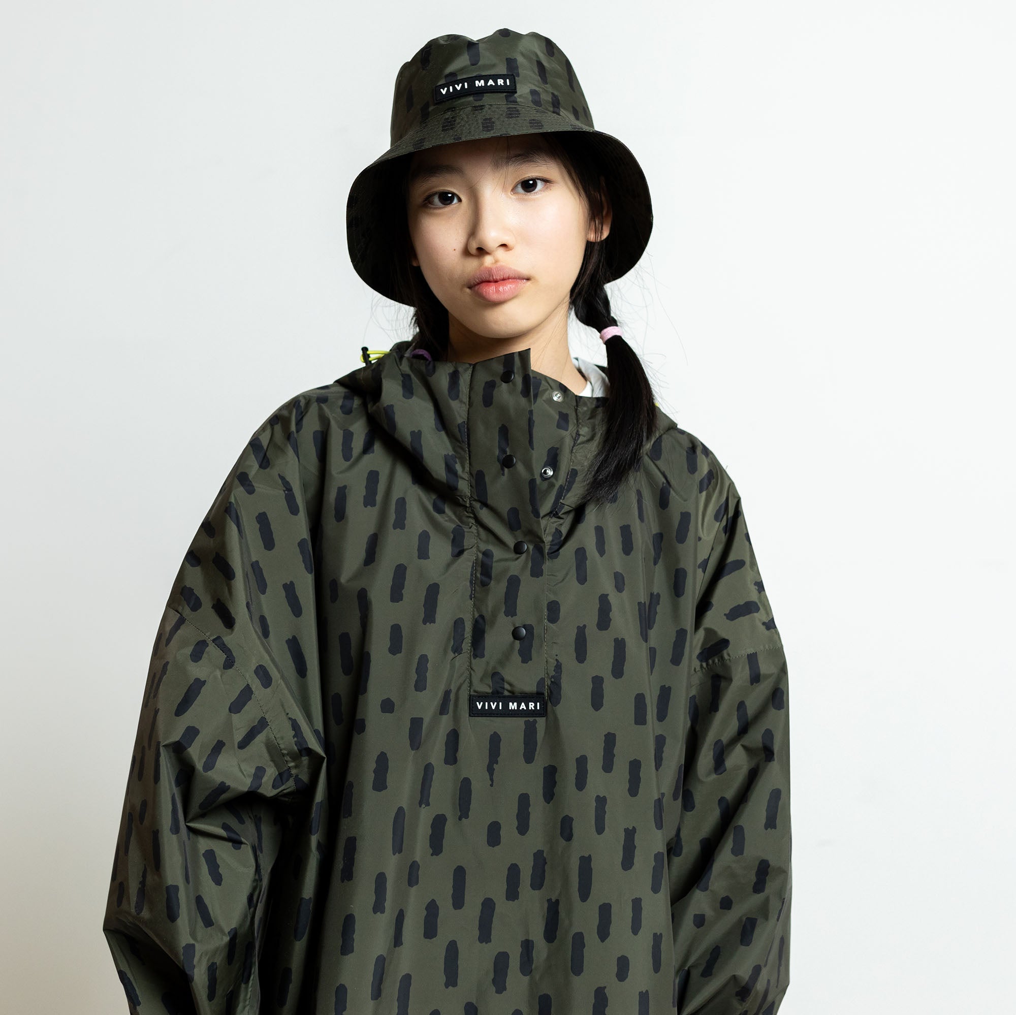 Kids Bucket Hat drops olive/black - VIVI MARI