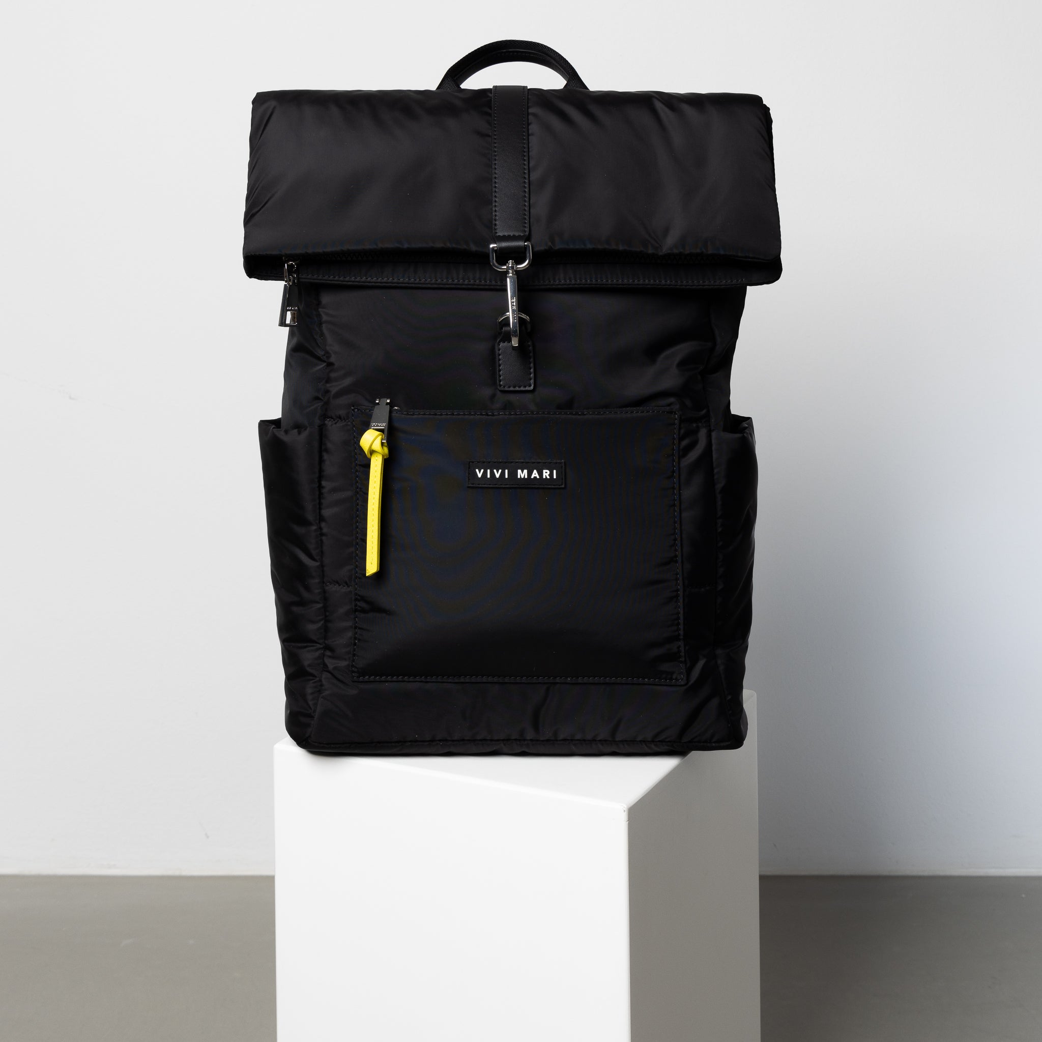 Padded Backpack medium - black - VIVI MARI