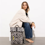 Padded Backpack medium - leo splashes black/sand - VIVI MARI