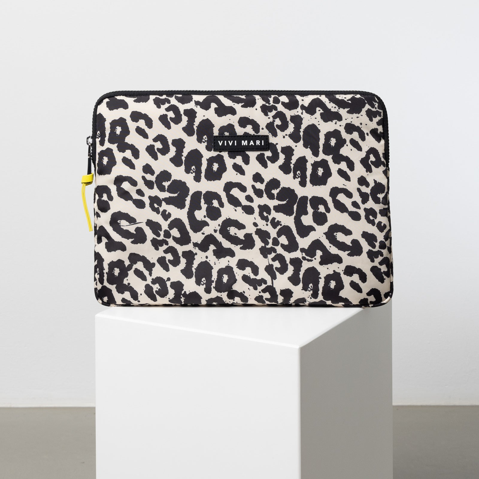 Leopard print 2024 laptop sleeve