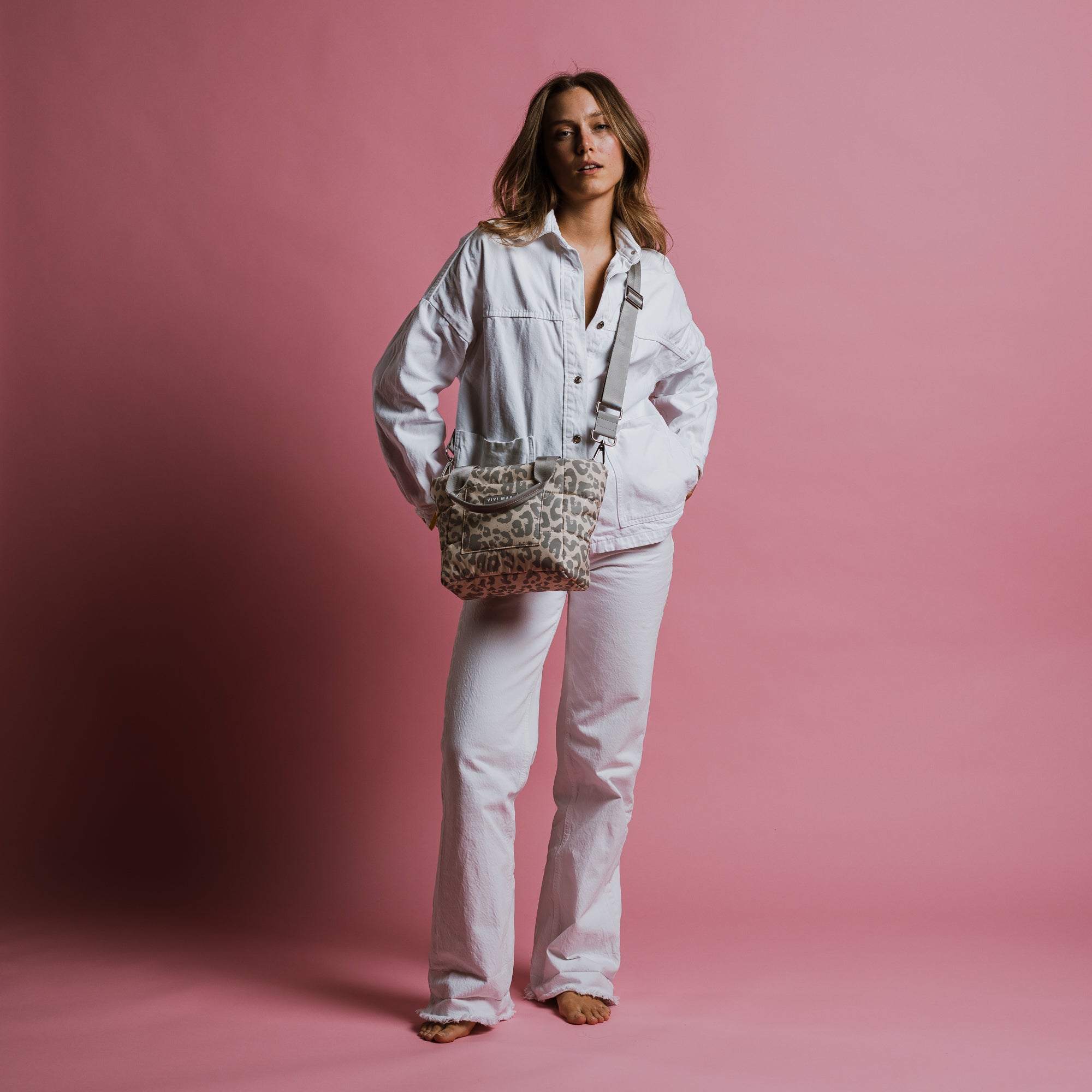 padded tote bag small + strap basic woven slim - leo splashes grey/sand - VIVI MARI
