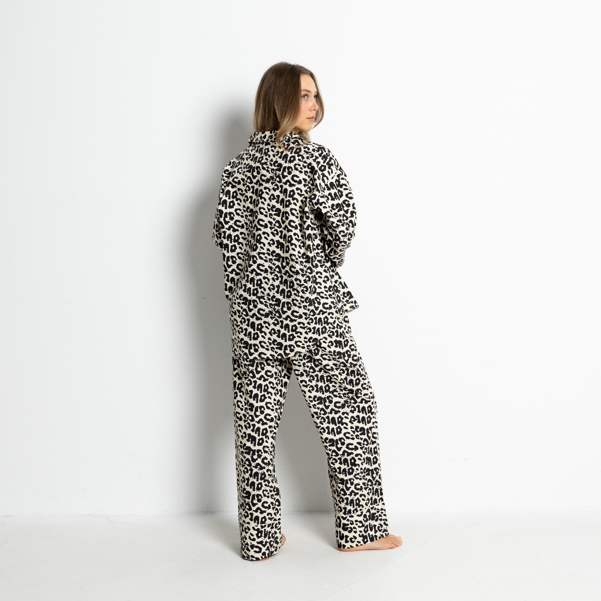 Pyjama Shirt long sleeve - leo splashes black/sand - VIVI MARI