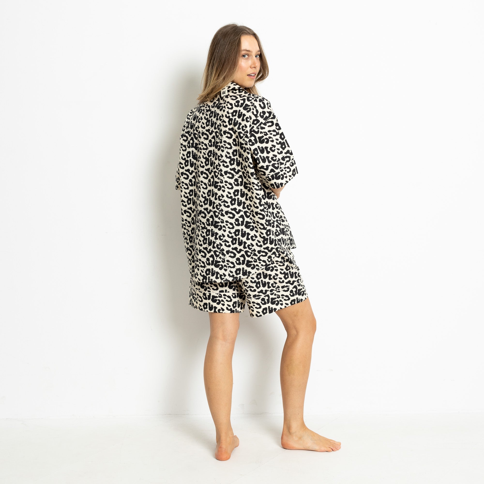 Pyjama Shorts - leo splashes black/sand - VIVI MARI