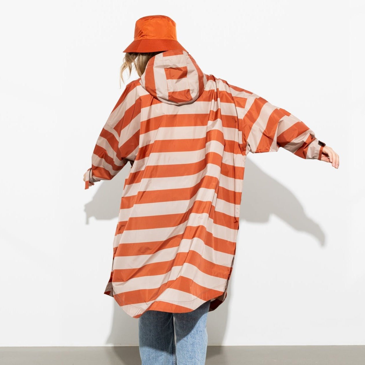 Raincoat bold stripes - cinnamon/latte - VIVI MARI