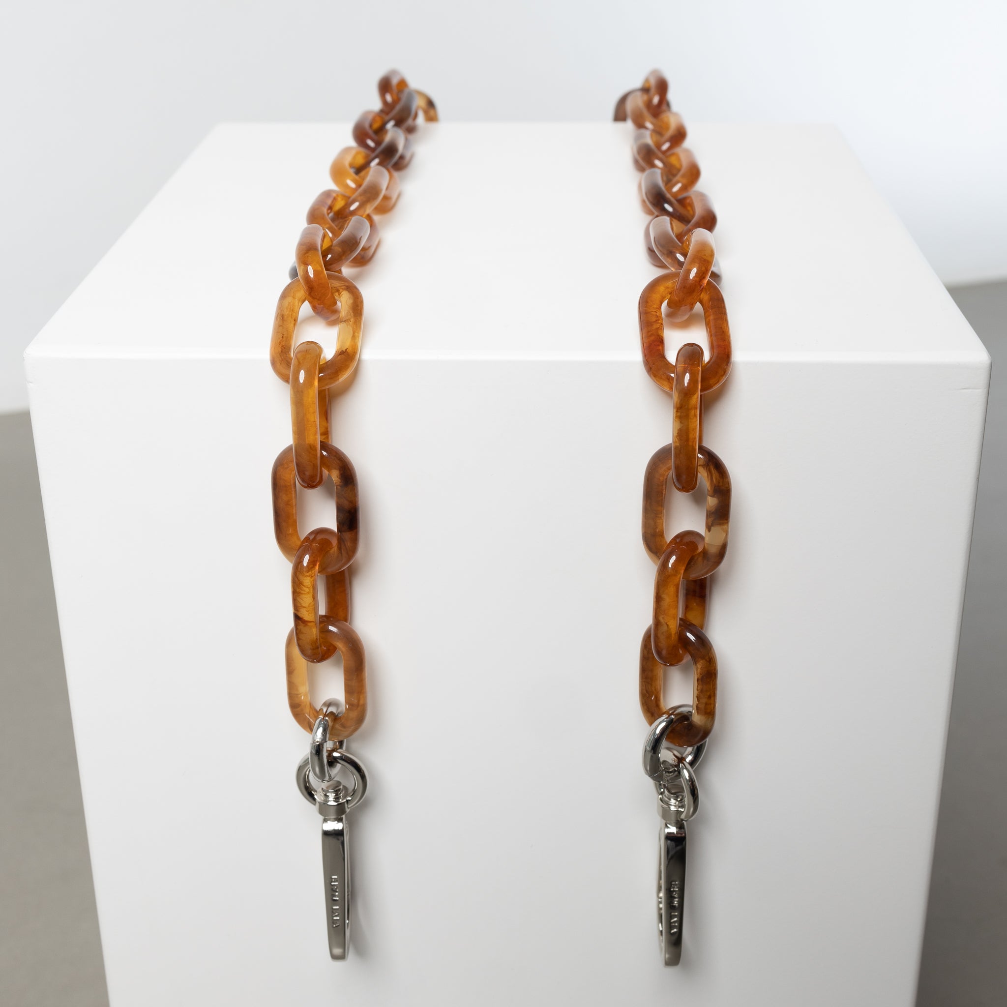 strap acrylic chain amber - long - VIVI MARI